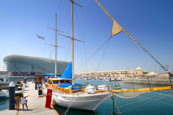 Boat Hire Dubai | Xclusive Yachts