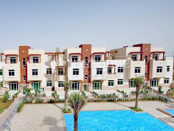 Beautiful Apartment with a Balcony in Al Ghadeer