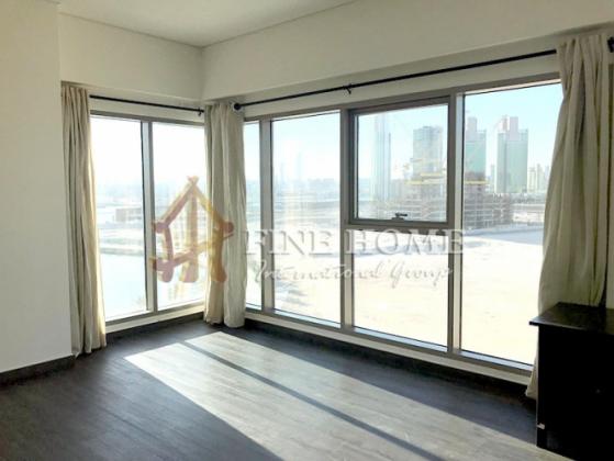 Enjoy the Sea View in this Grand 3BR with Balcony