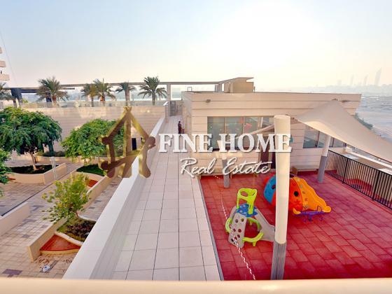 Enjoy the Sea View in this Grand 3BR with Balcony
