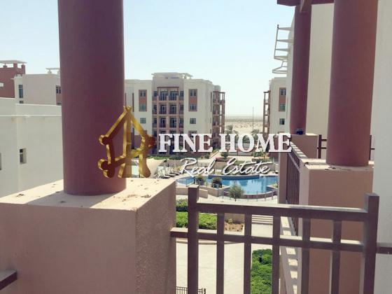 2 BR. Apartment with Beautiful Pool View in Terrace