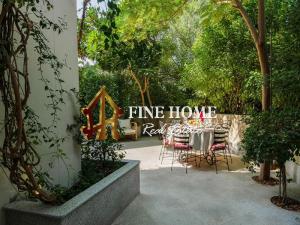 Townhouse with Big Garden in a Prime Location