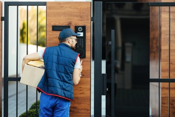Automatic Garage Door Problems Solutions | Automatic Door Company In Dubai, UAE