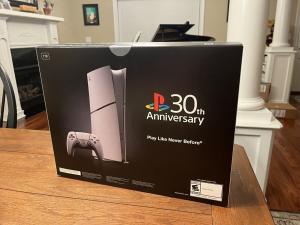 SONY PLAYSTATION 5 SLIM 1TB + CONTROLLER + GAMES.
