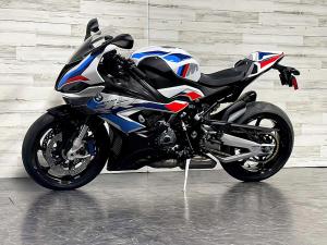 2021BMW M1000RR.....contact me on whatsapp: +971563148402